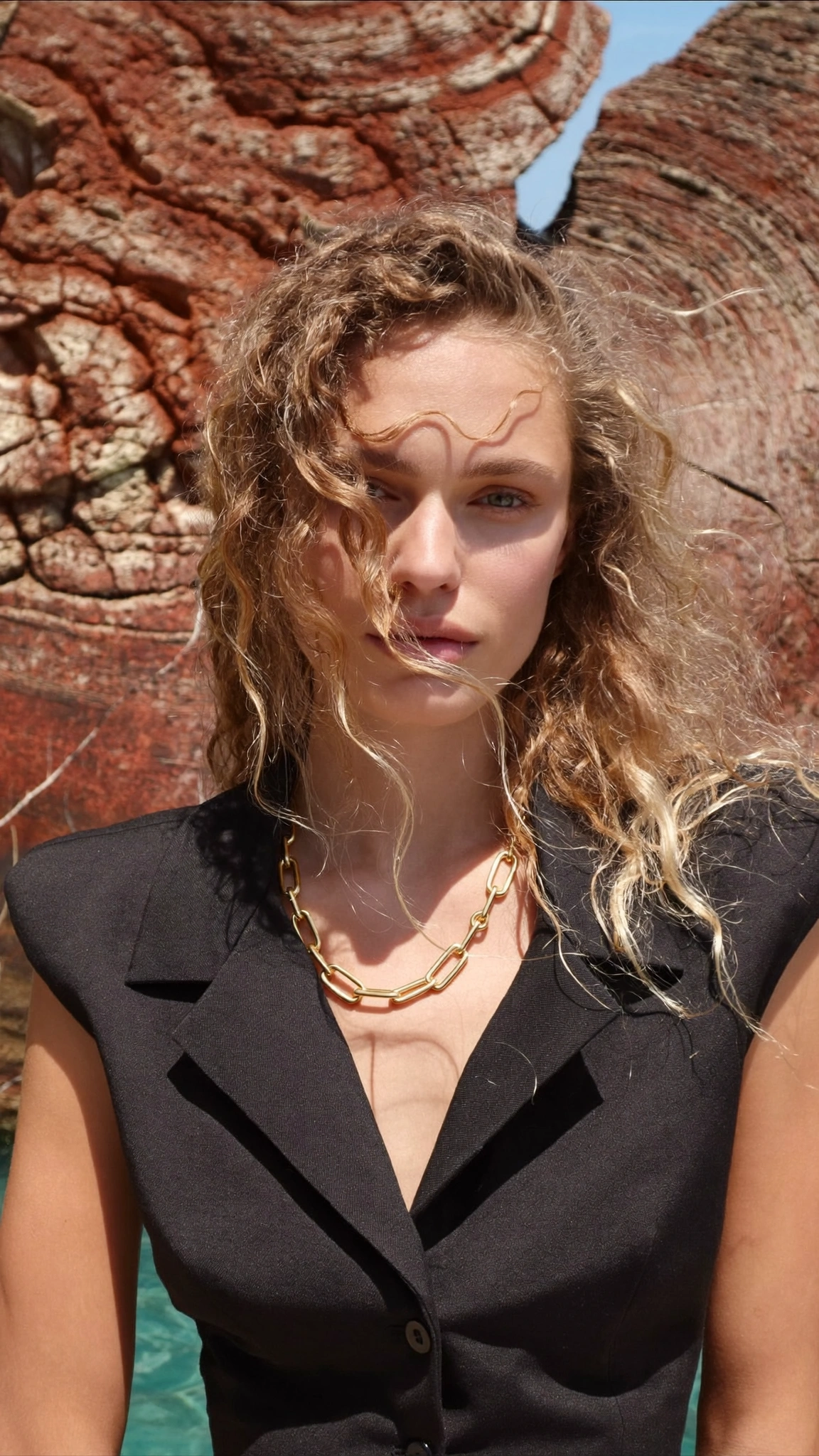 @Gold Chain Necklace red rock, seaside, natural golden light